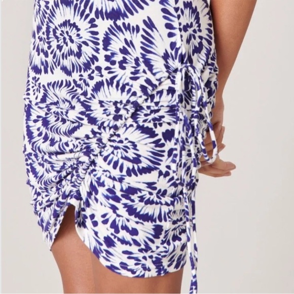 NWT SUGARLIPS Ruched BodyCon
Stretch Jersey Dress Blue White Floral Size Medium - Picture 2 of 11